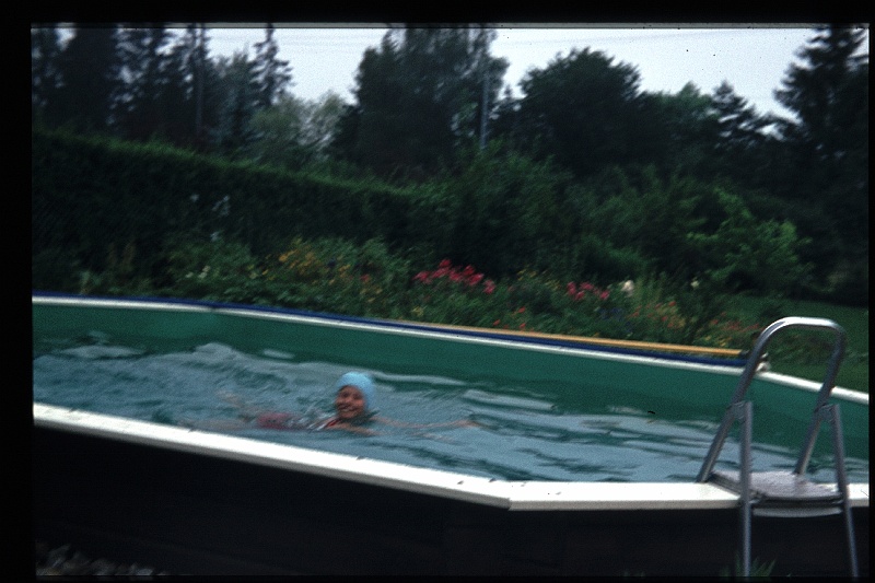21.Neubiberg jul 1972 Brigitte.JPG